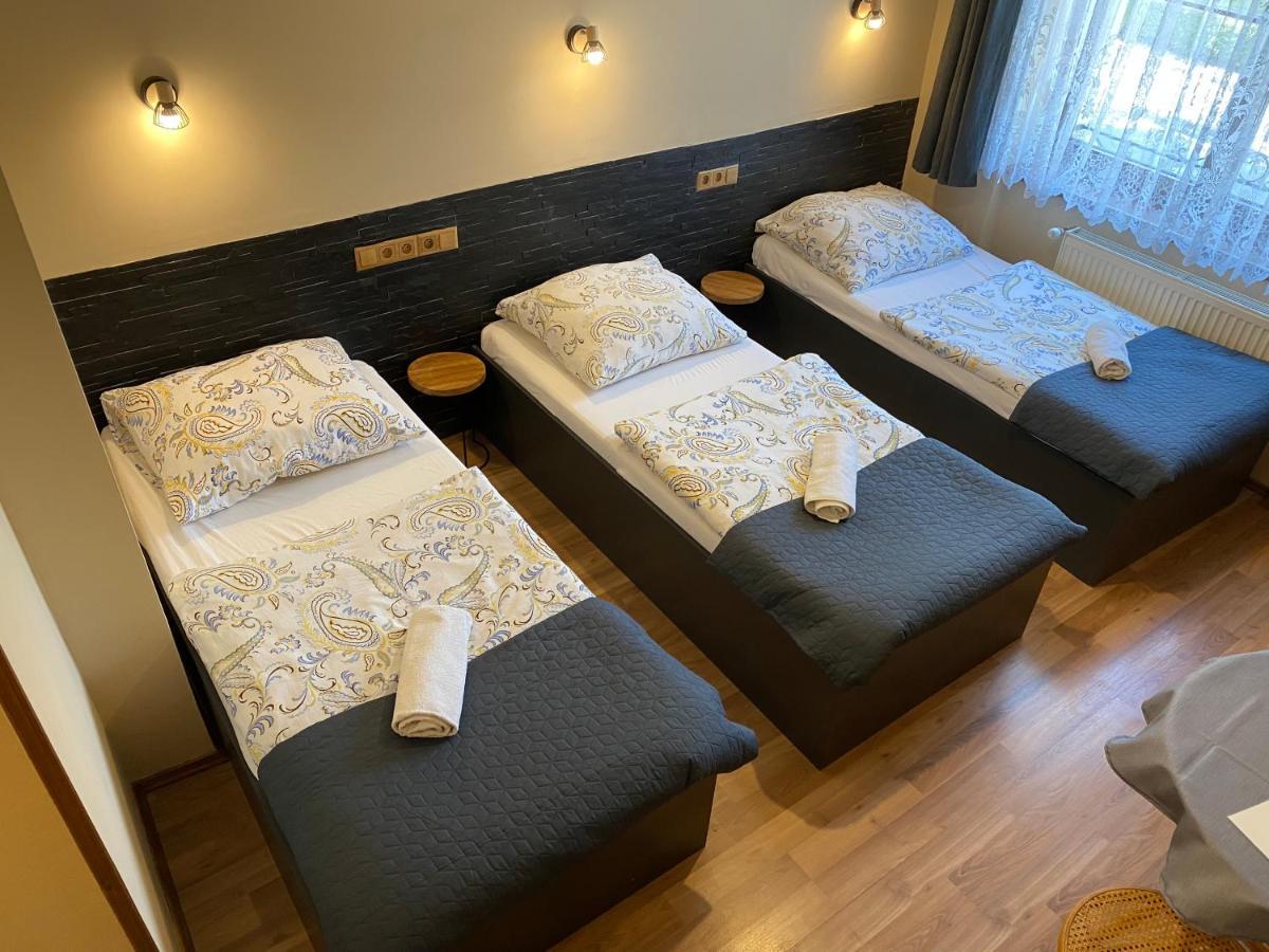 Penzion Pri Kastieli Bratislava Esterno foto