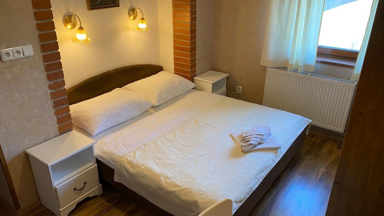 Penzion Pri Kastieli Bratislava Esterno foto