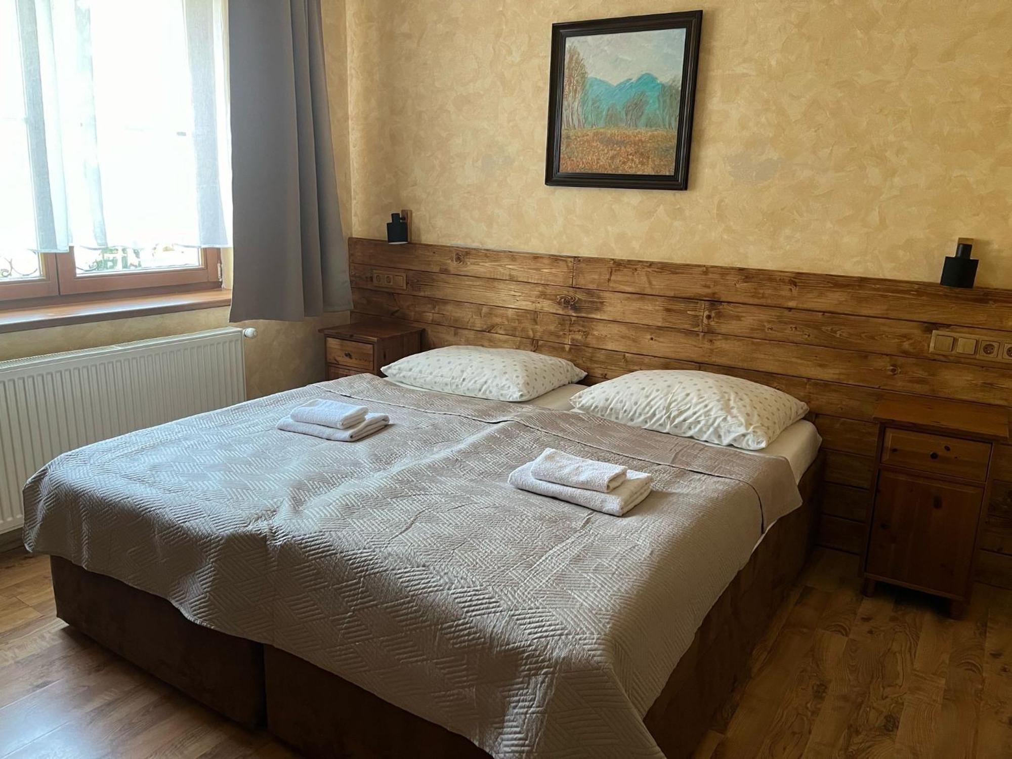 Penzion Pri Kastieli Bratislava Esterno foto