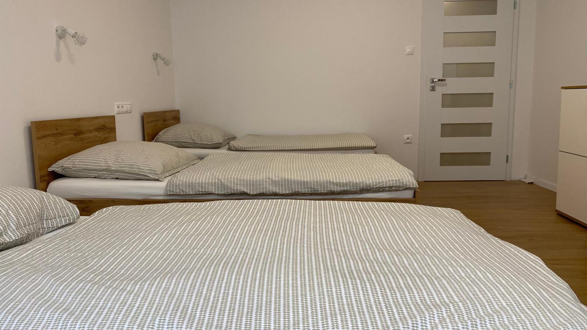 Penzion Pri Kastieli Bratislava Esterno foto
